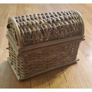 Vintage Wicker Rattan Small Trunk Style Storage Box Cottagecore Boho